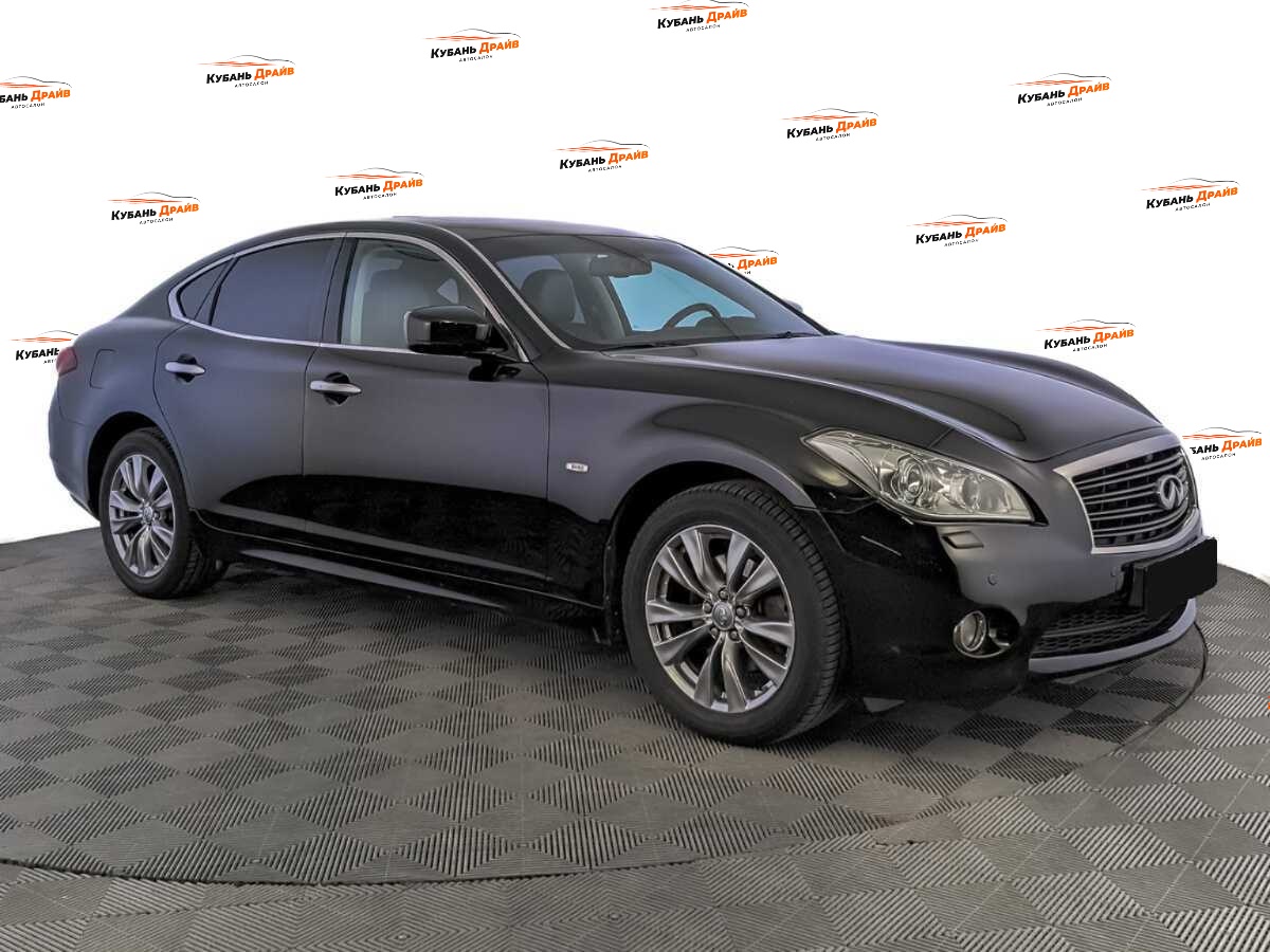 Infiniti Q70 2014 года с пробегом. Фото: #2