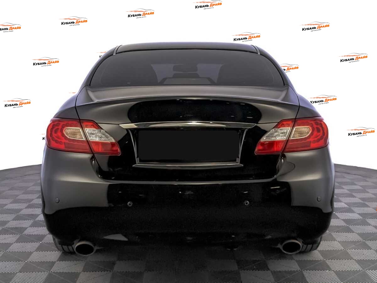 Infiniti Q70 2014 года с пробегом. Фото: #5