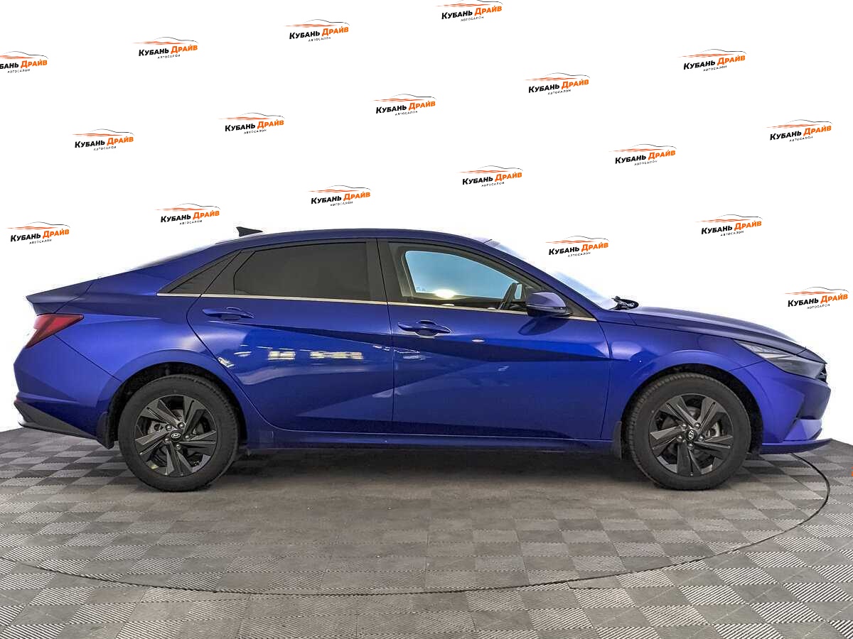 Hyundai Elantra 2021 года с пробегом. Фото: #3