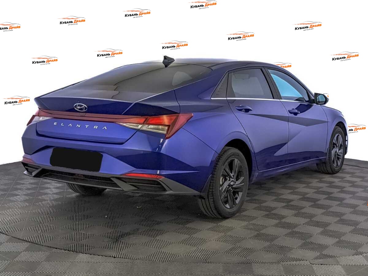 Hyundai Elantra 2021 года с пробегом. Фото: #4
