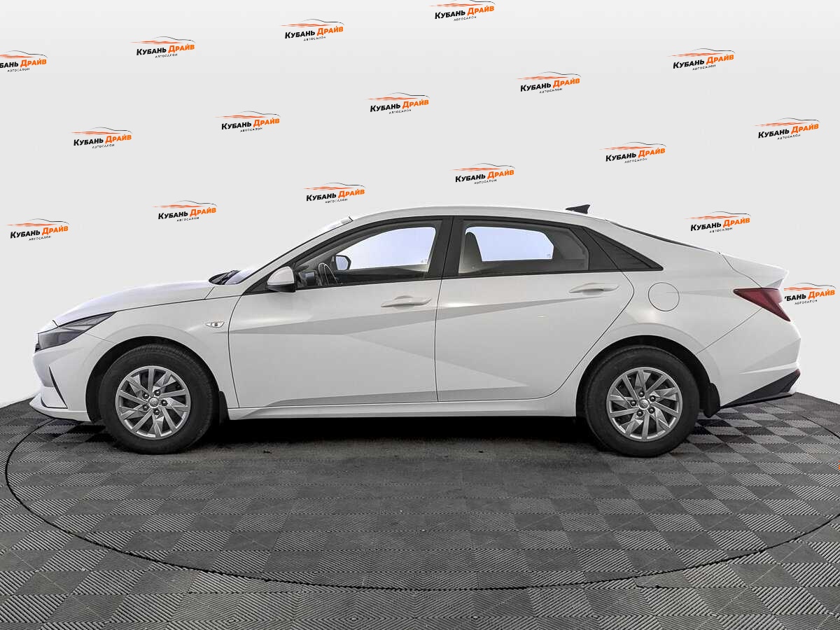 Hyundai Elantra 2021 года с пробегом. Фото: #7