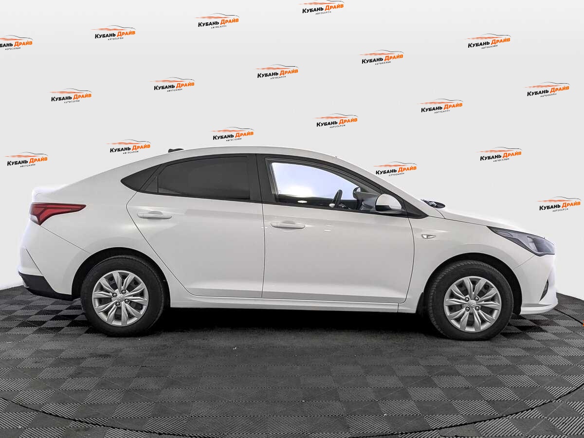 Hyundai Solaris 2022 года с пробегом. Фото: #3