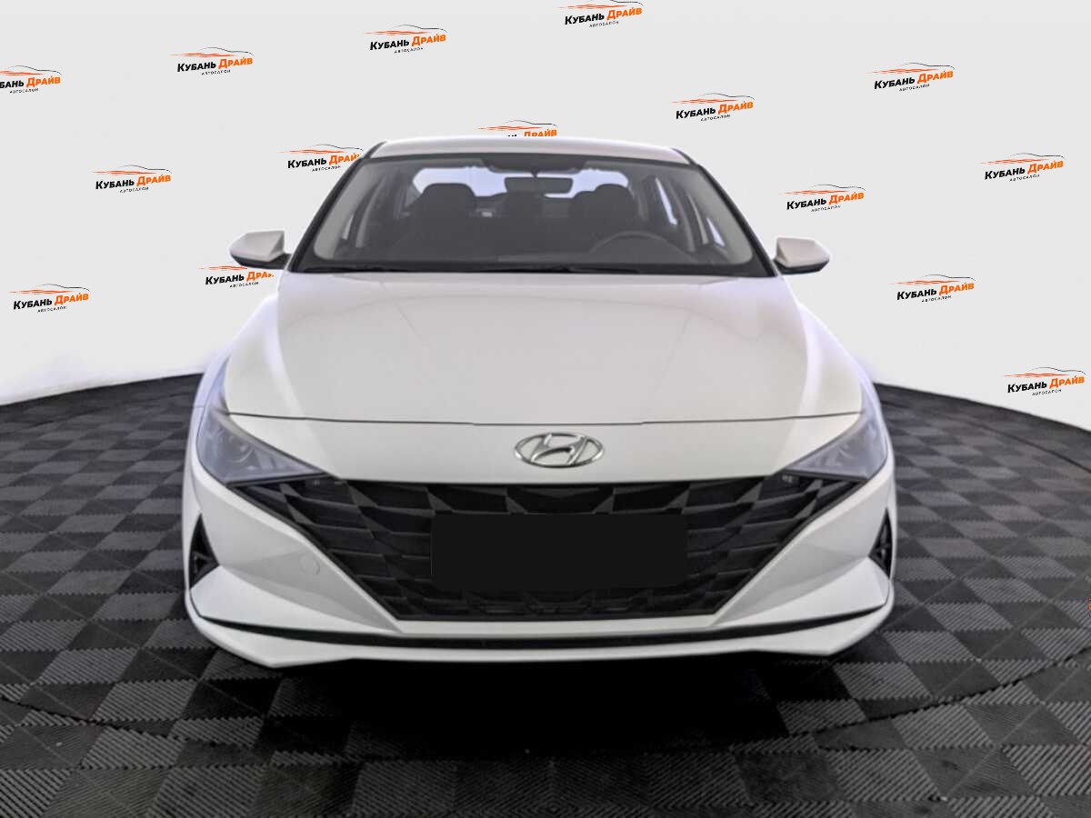 Hyundai Elantra 2022 года с пробегом. Фото: #1