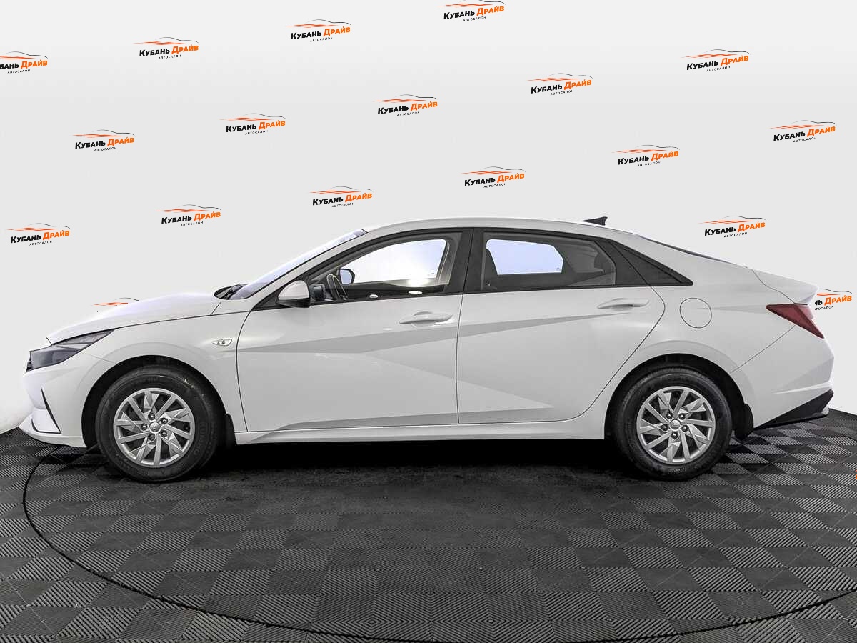 Hyundai Elantra 2022 года с пробегом. Фото: #7