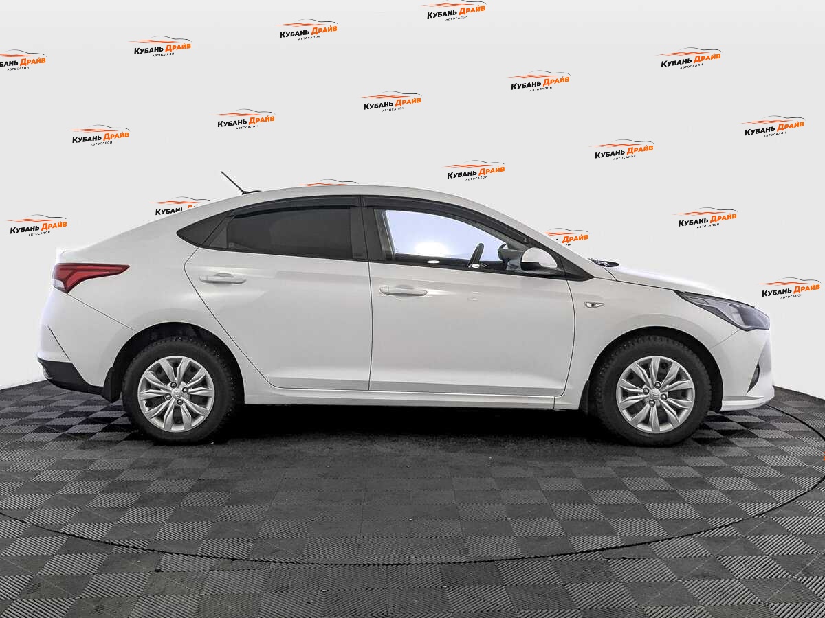 Hyundai Solaris 2022 года с пробегом. Фото: #3