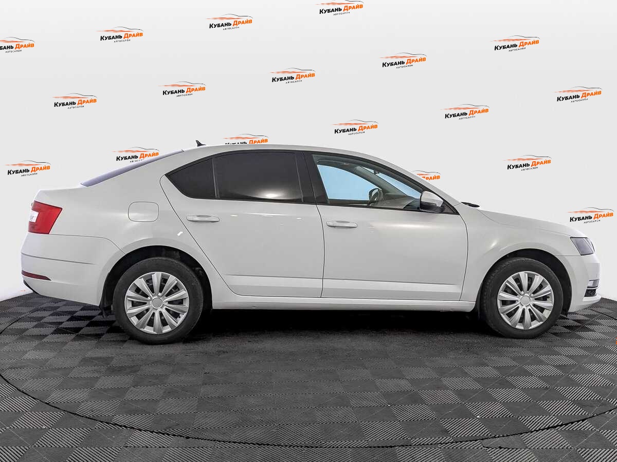 Skoda Octavia 2018 года с пробегом. Фото: #3