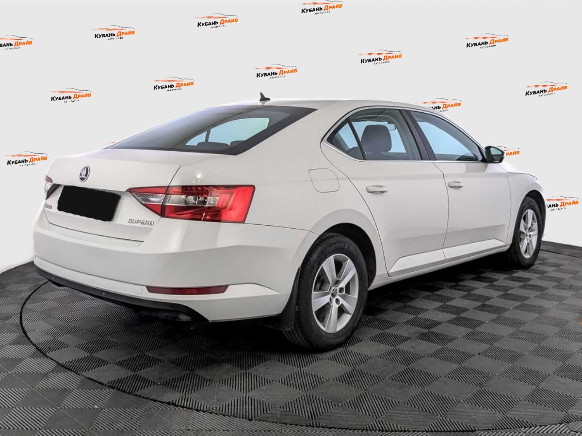 Skoda Superb 2017 года с пробегом. Фото: #4