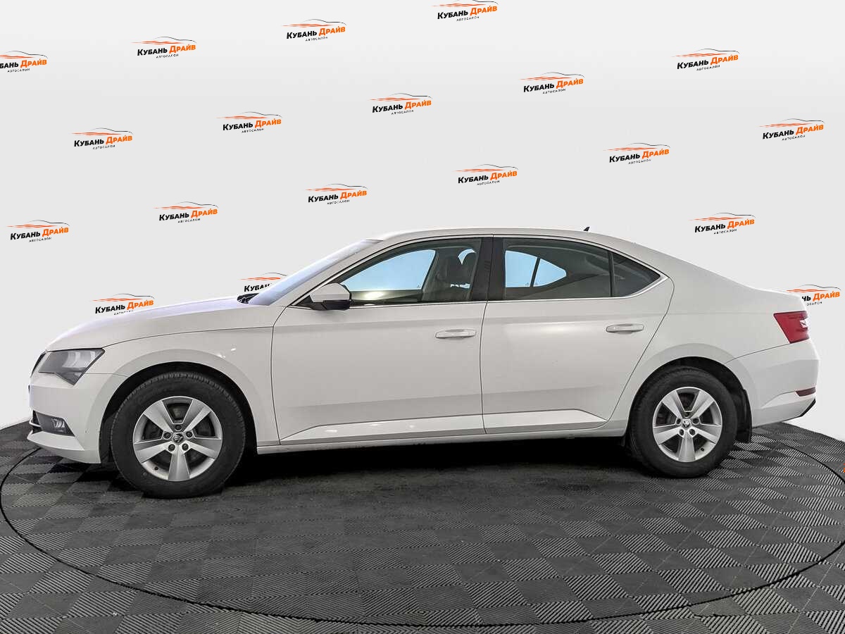 Skoda Superb 2017 года с пробегом. Фото: #7