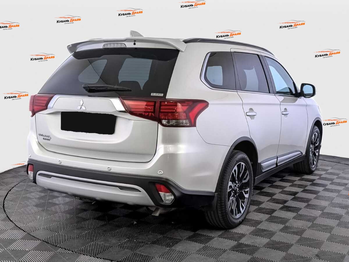 Mitsubishi Outlander 2021 года с пробегом. Фото: #4