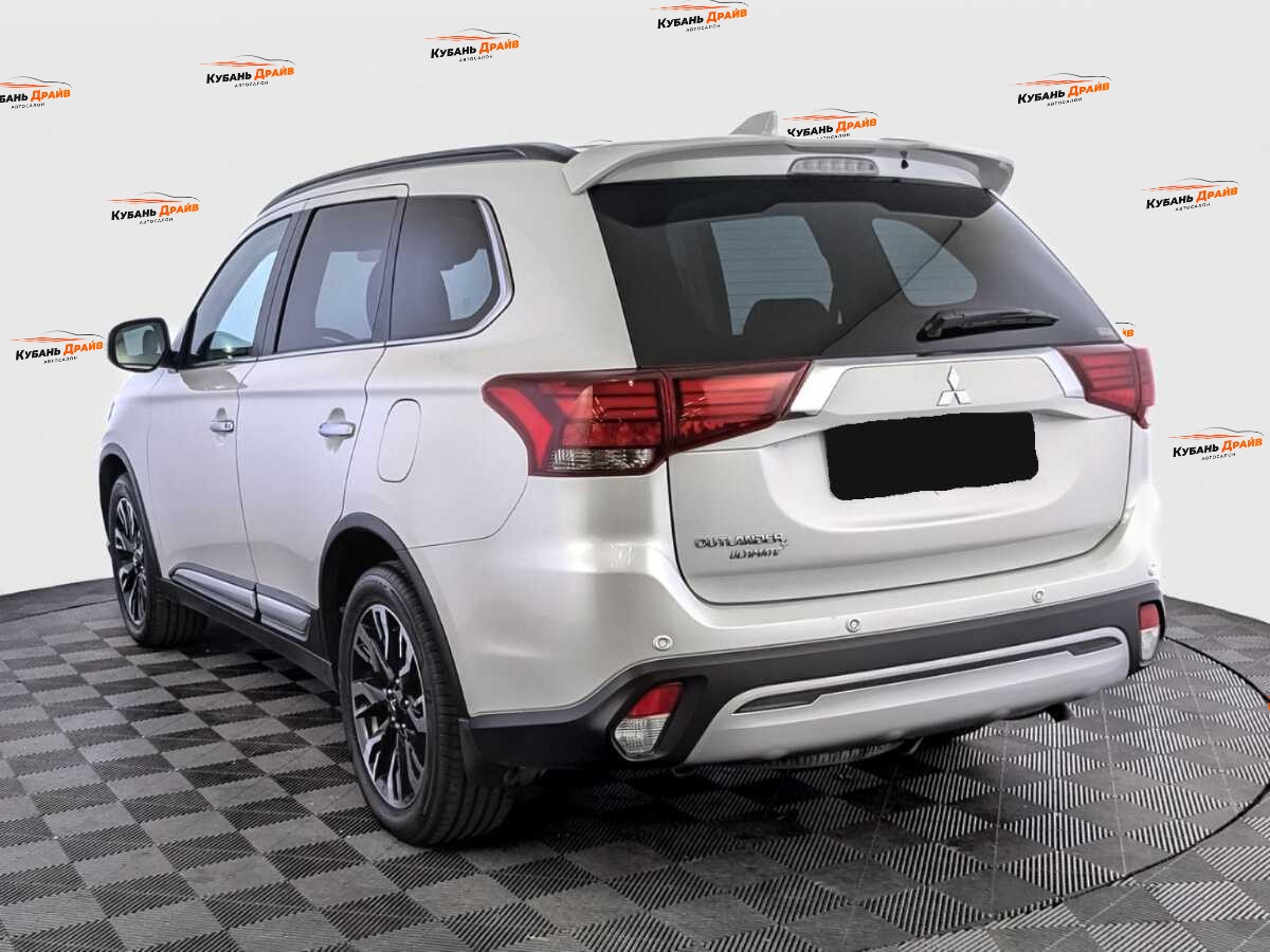 Mitsubishi Outlander 2021 года с пробегом. Фото: #6