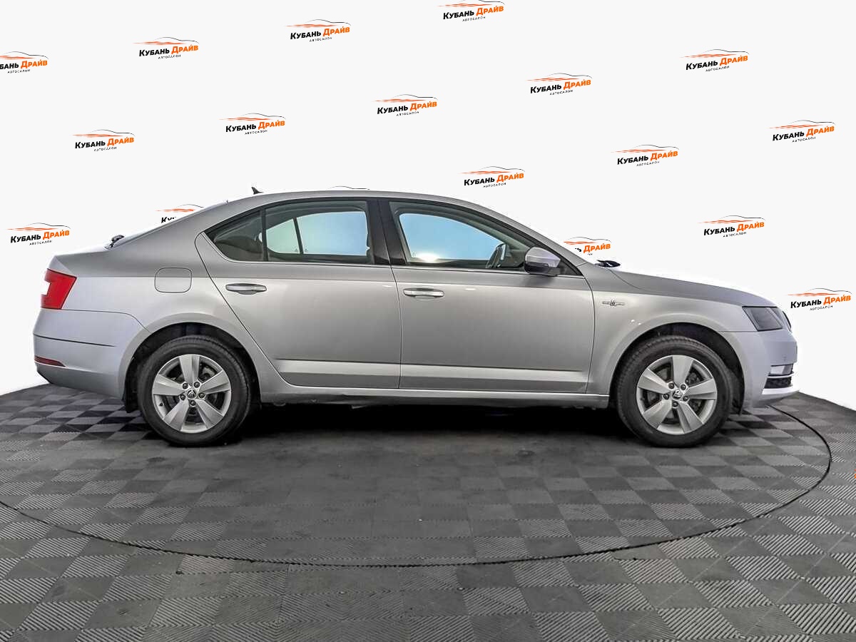 Skoda Octavia 2020 года с пробегом. Фото: #3