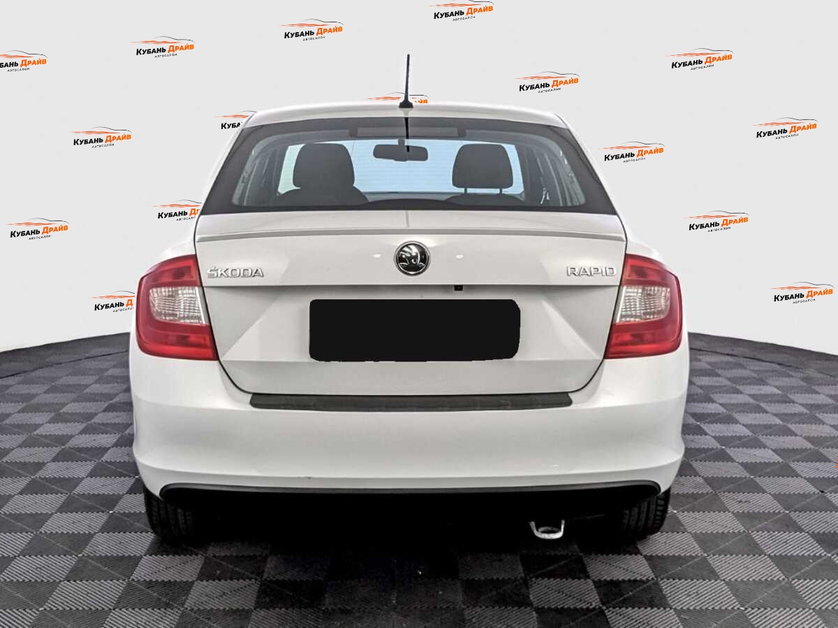 Skoda Rapid 2015 года с пробегом. Фото: #5