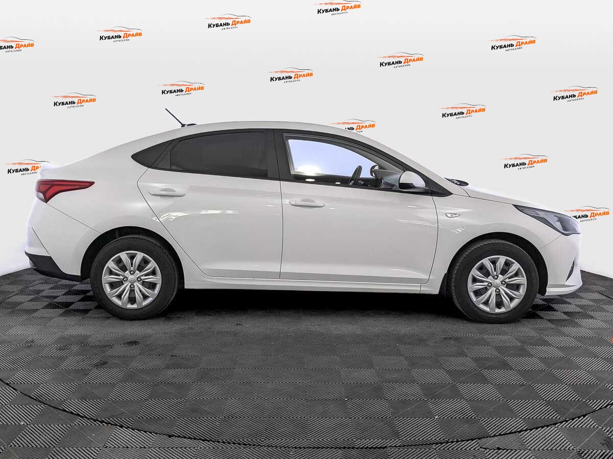 Hyundai Solaris 2022 года с пробегом. Фото: #3