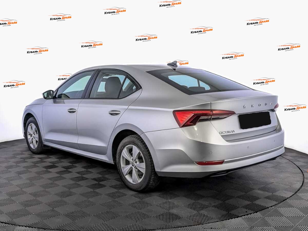 Skoda Octavia 2021 года с пробегом. Фото: #6