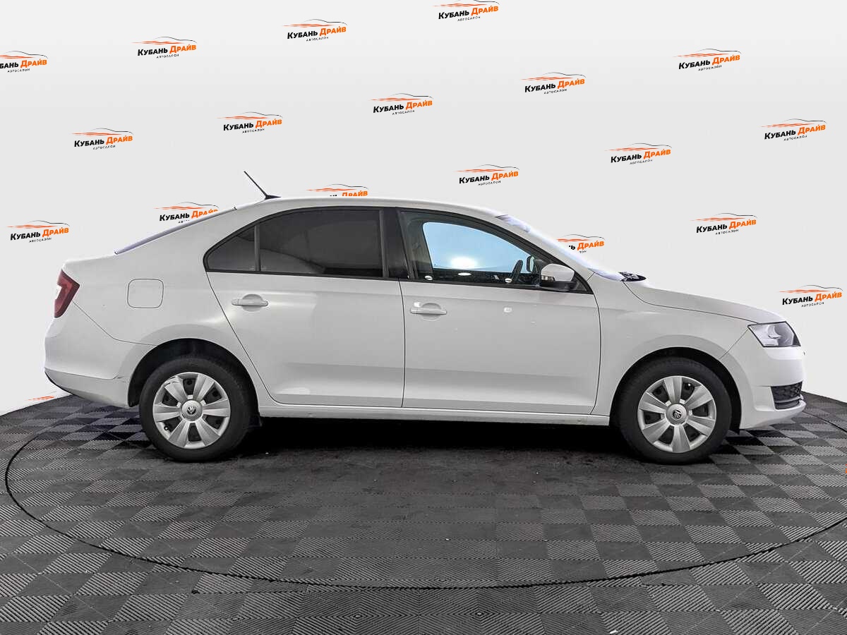 Skoda Rapid 2018 года с пробегом. Фото: #3