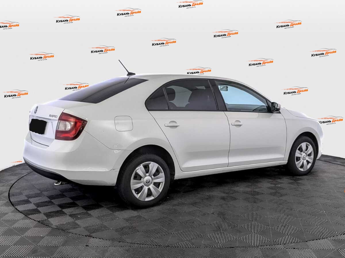 Skoda Rapid 2018 года с пробегом. Фото: #4