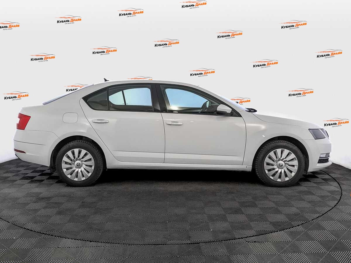 Skoda Octavia 2017 года с пробегом. Фото: #3