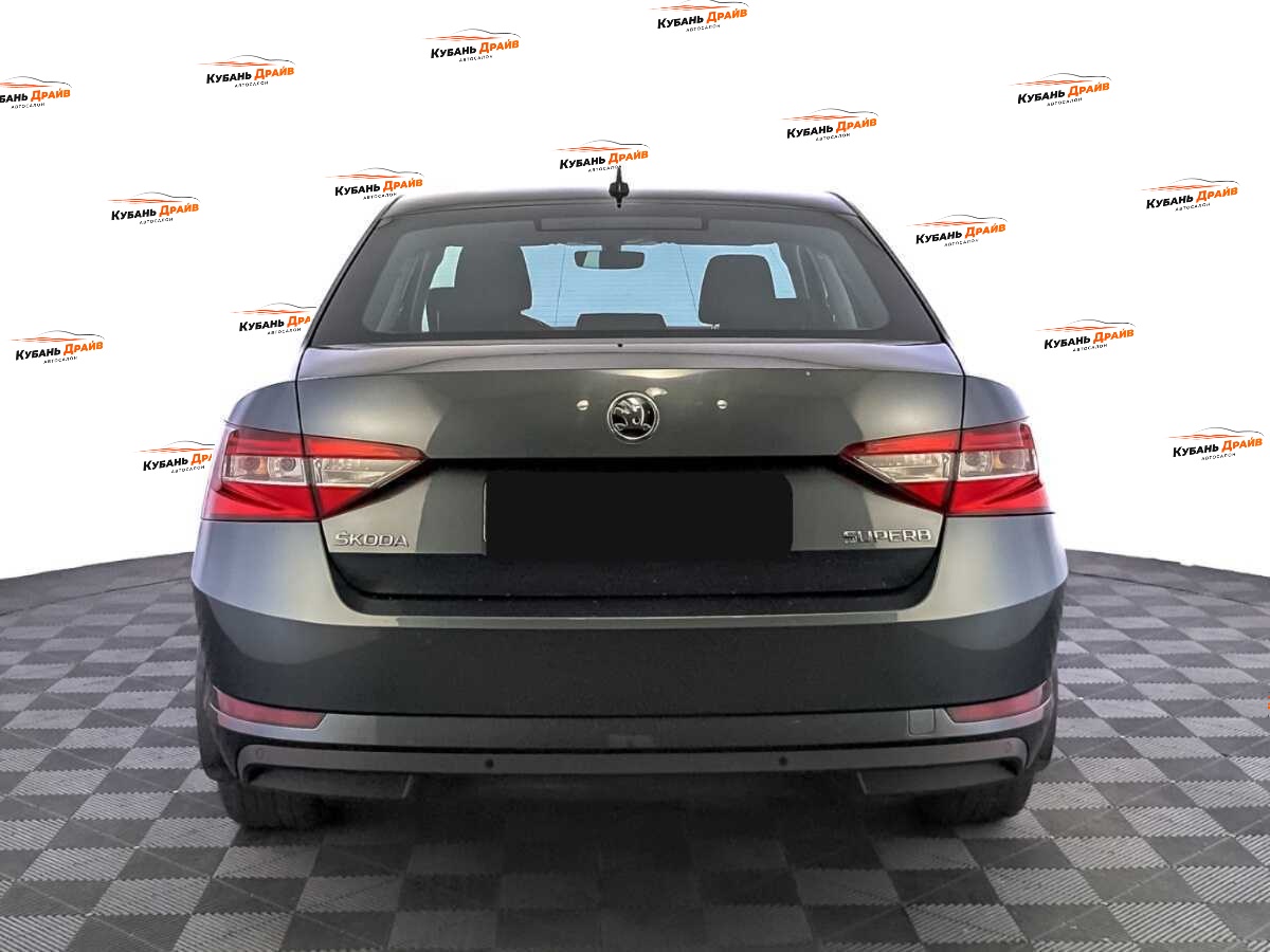 Skoda Superb 2019 года с пробегом. Фото: #5