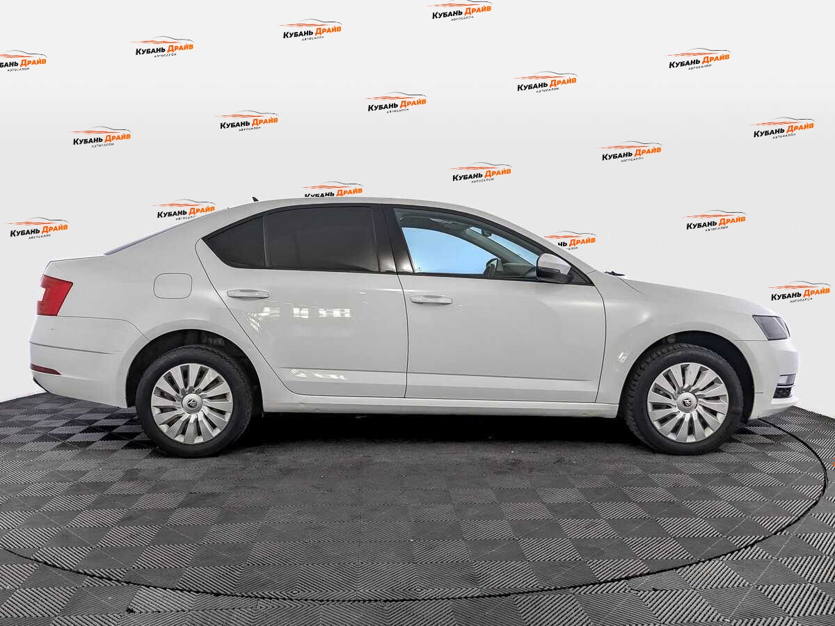 Skoda Octavia 2017 года с пробегом. Фото: #3