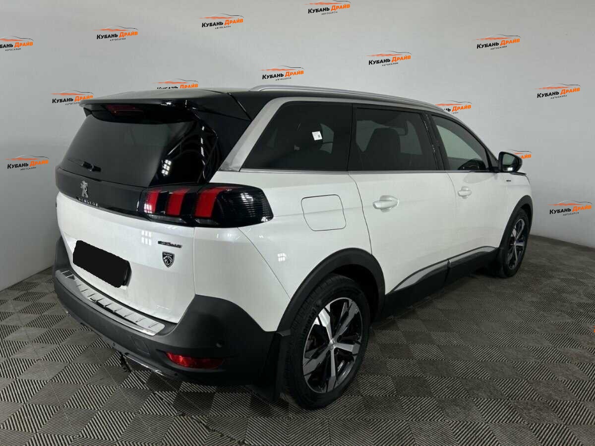 Peugeot 5008 2020 года с пробегом. Фото: #3
