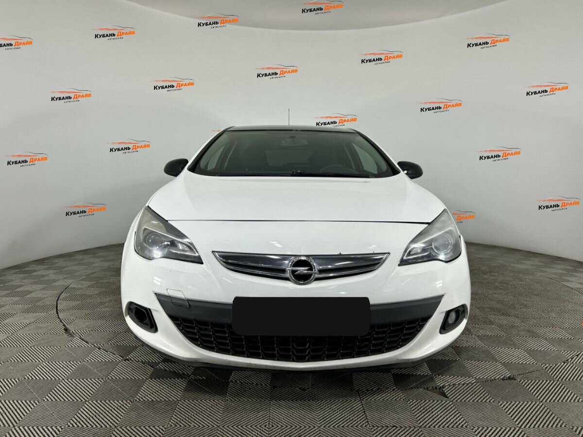 Opel Astra 2014 года с пробегом. Фото: #1