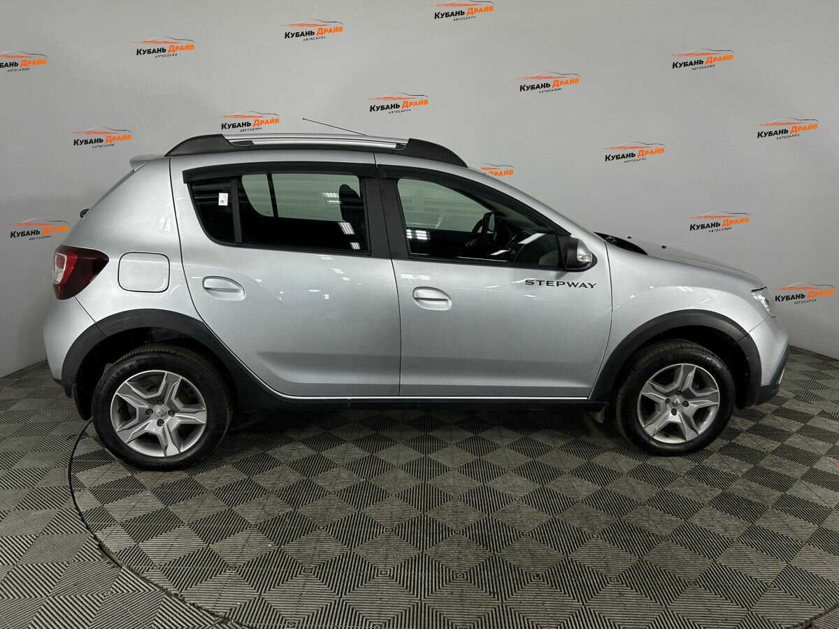 Renault Sandero 2021 года с пробегом. Фото: #3