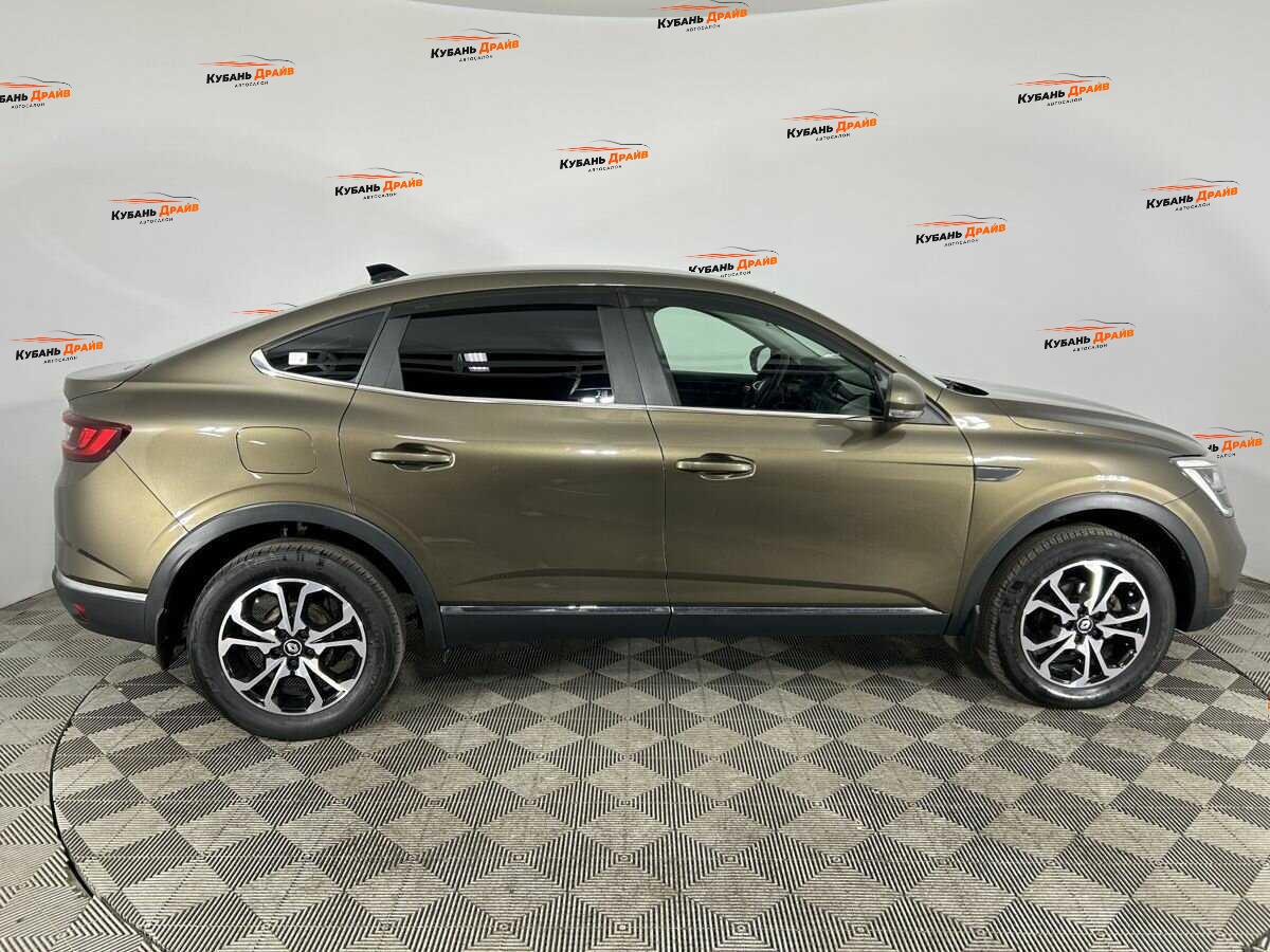 Renault Arkana 2021 года с пробегом. Фото: #3
