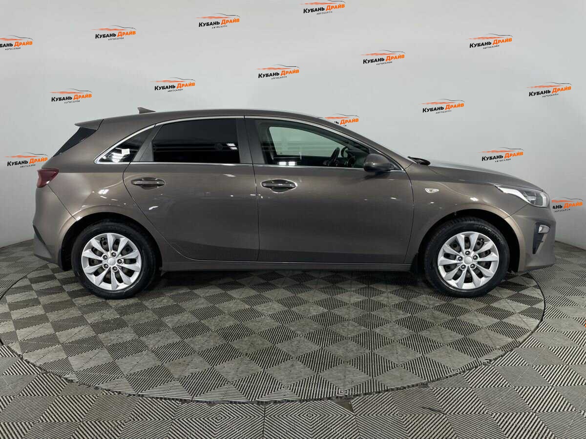 Kia Ceed 2018 года с пробегом. Фото: #3