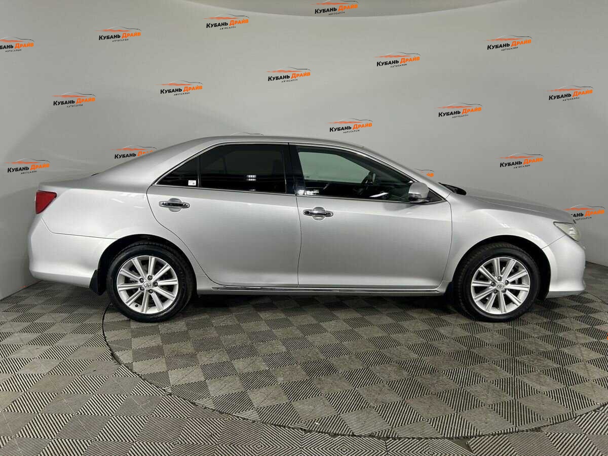 Toyota Camry 2013 года с пробегом. Фото: #3