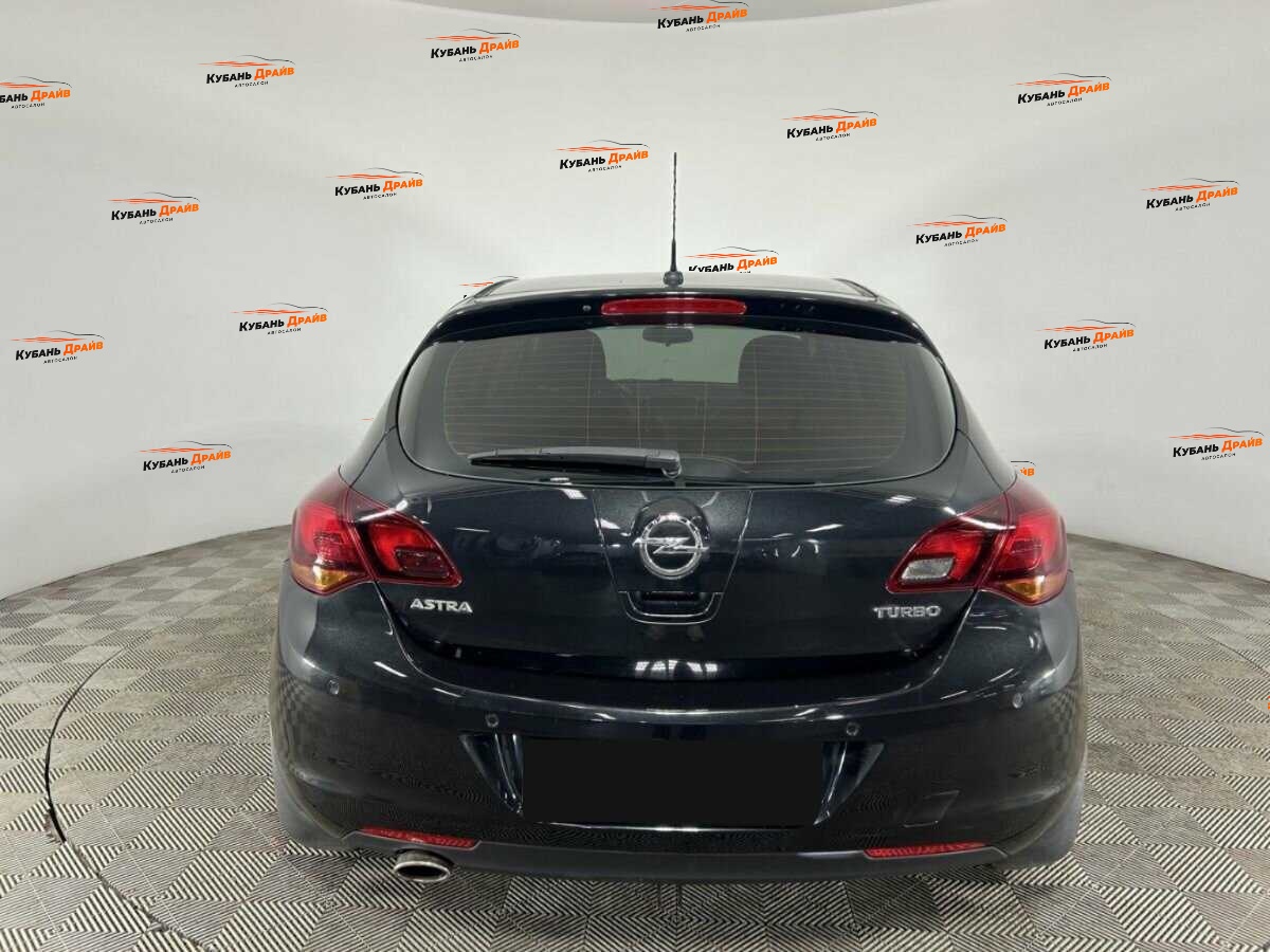 Opel Astra 2012 года с пробегом. Фото: #2