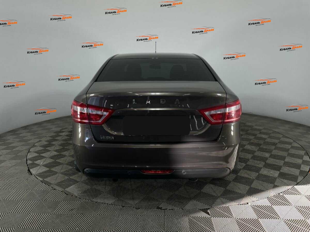 Lada (ВАЗ) Vesta 2021 года с пробегом. Фото: #2