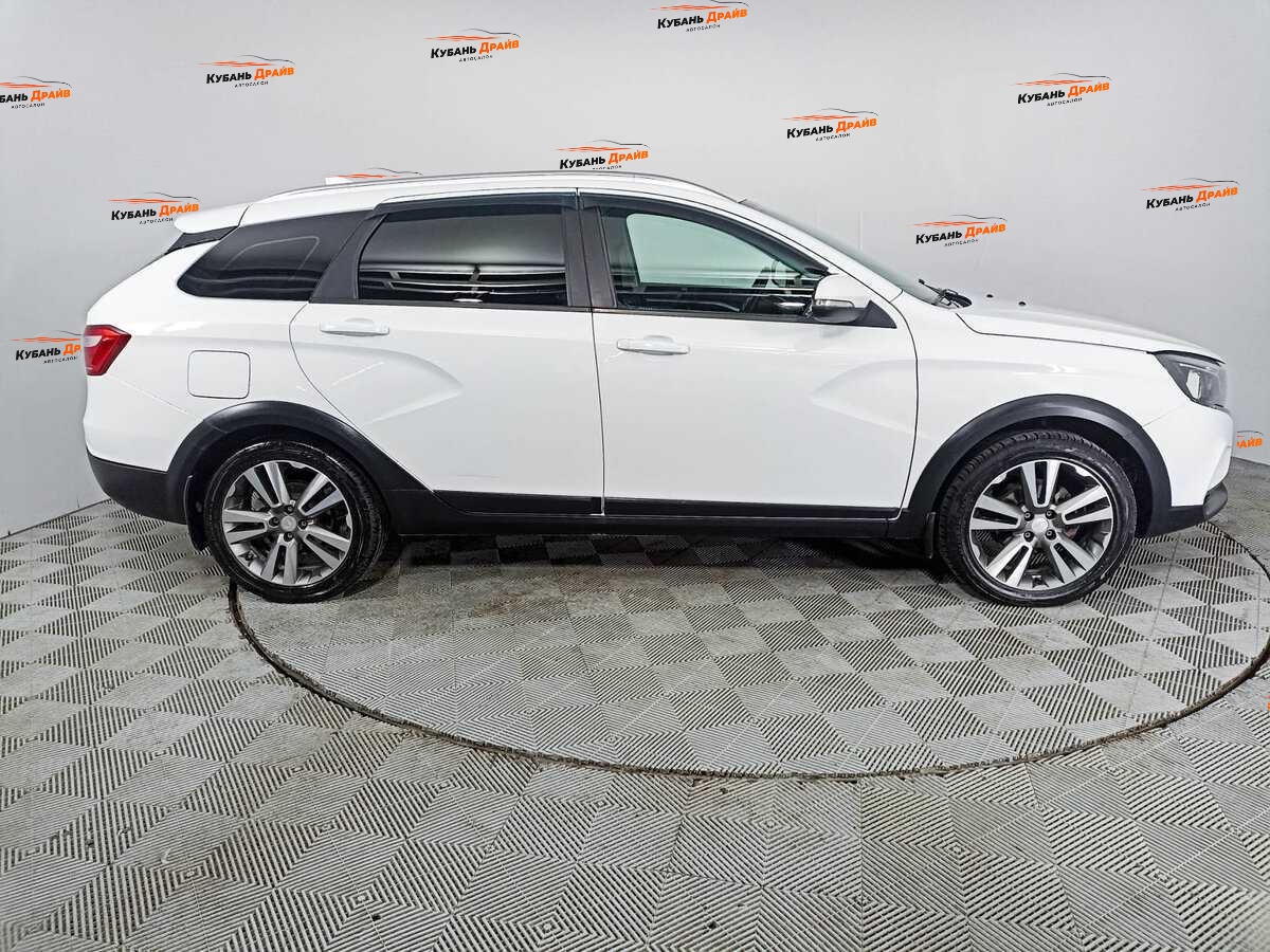 Lada (ВАЗ) Vesta 2017 года с пробегом. Фото: #3