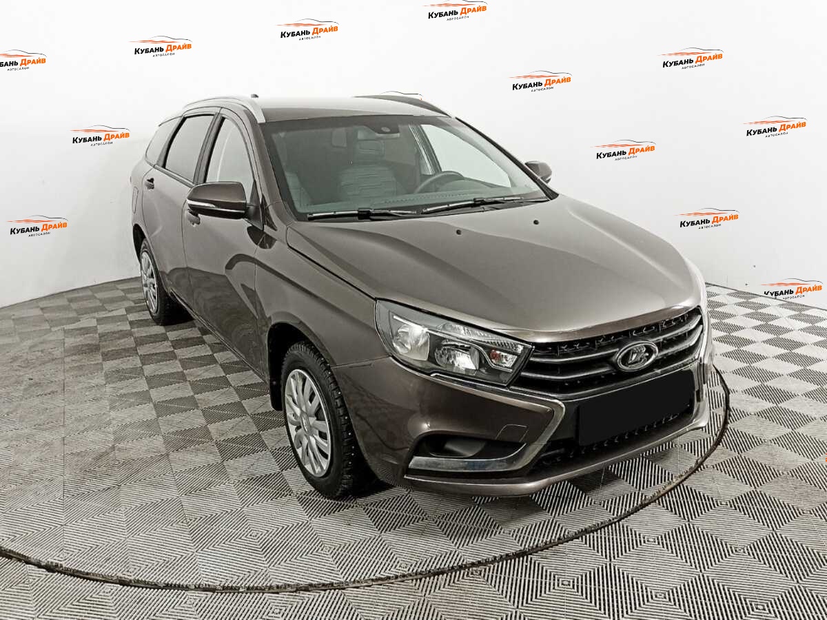 Lada (ВАЗ) Vesta 2021 года с пробегом. Фото: #2