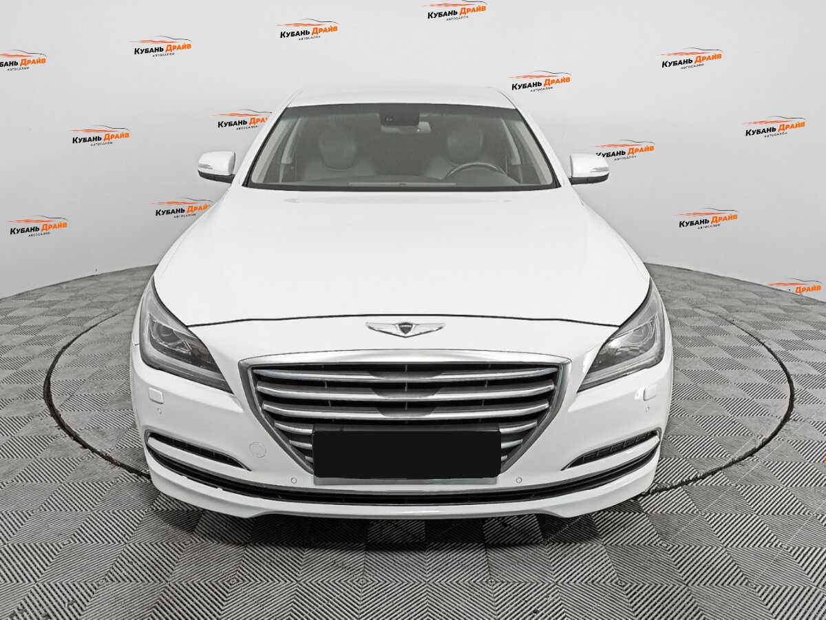 Hyundai Genesis 2016 года с пробегом. Фото: #1