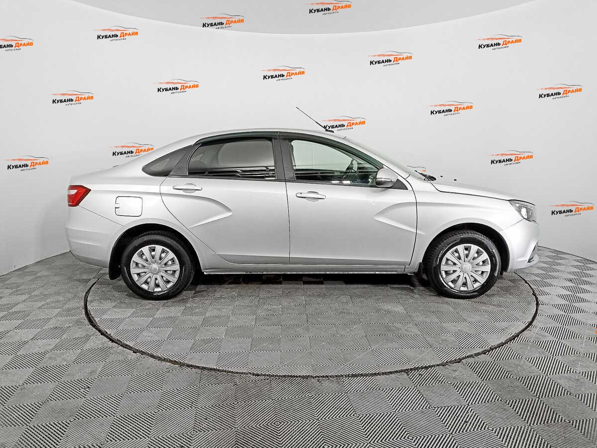 Lada (ВАЗ) Vesta 2017 года с пробегом. Фото: #3