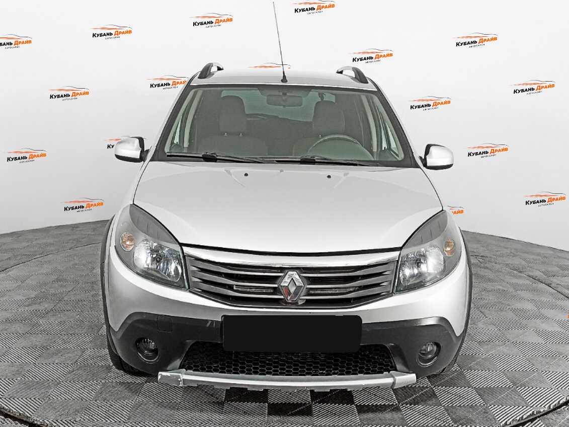 Renault Sandero 2013 года с пробегом. Фото: #1