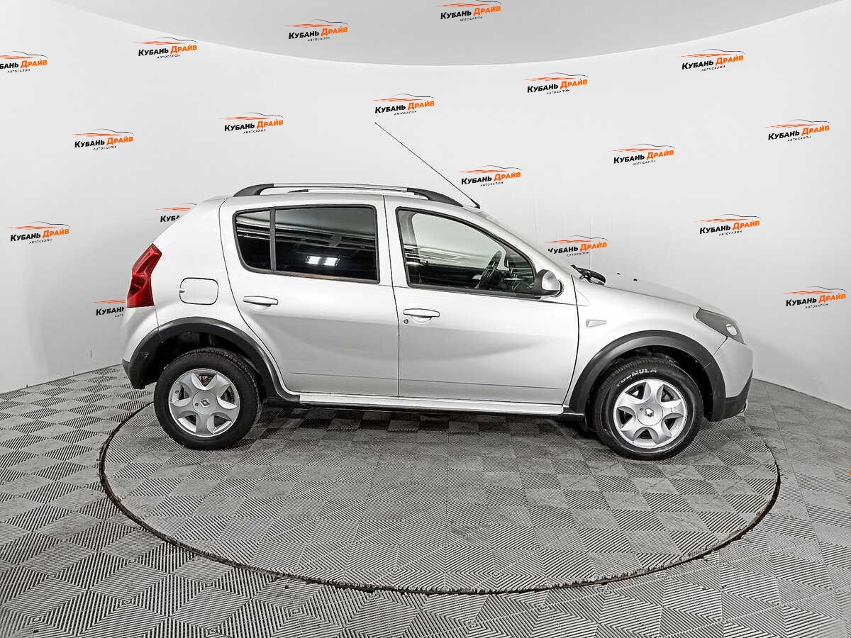 Renault Sandero 2013 года с пробегом. Фото: #3