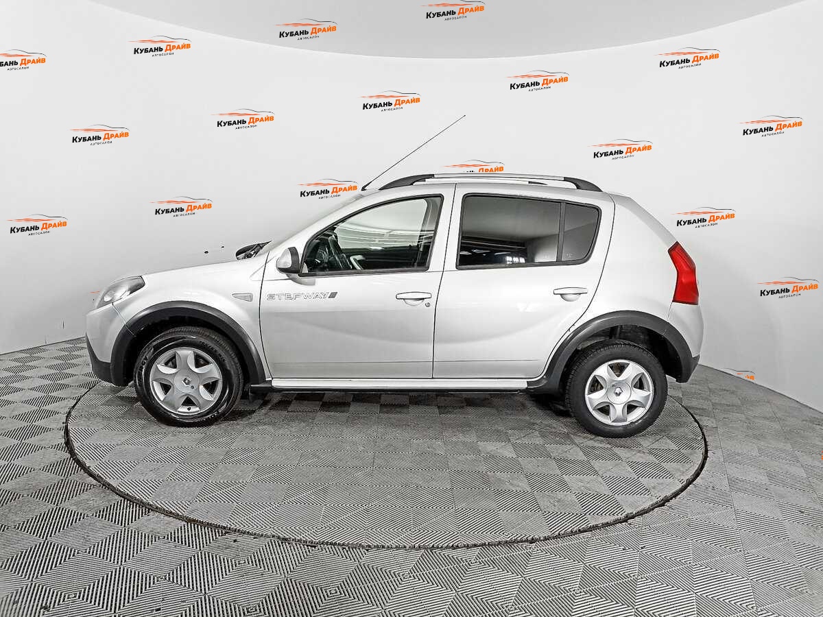 Renault Sandero 2013 года с пробегом. Фото: #7