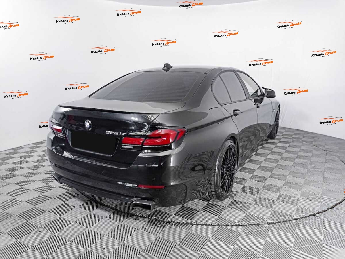 BMW 5 серии 2012 года с пробегом. Фото: #3