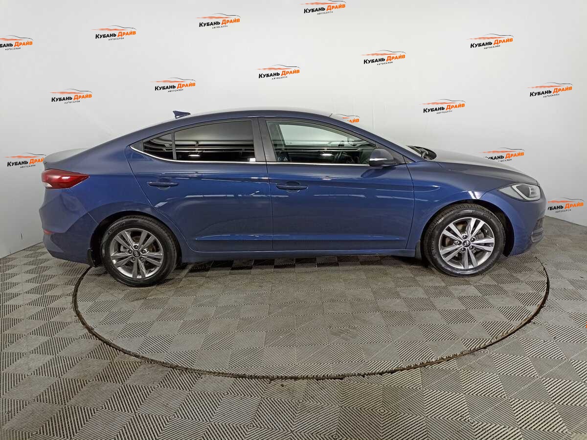 Hyundai Elantra 2018 года с пробегом. Фото: #3