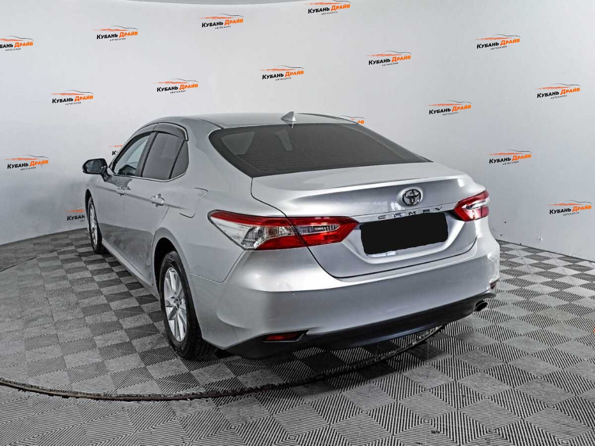 Toyota Camry 2019 года с пробегом. Фото: #5