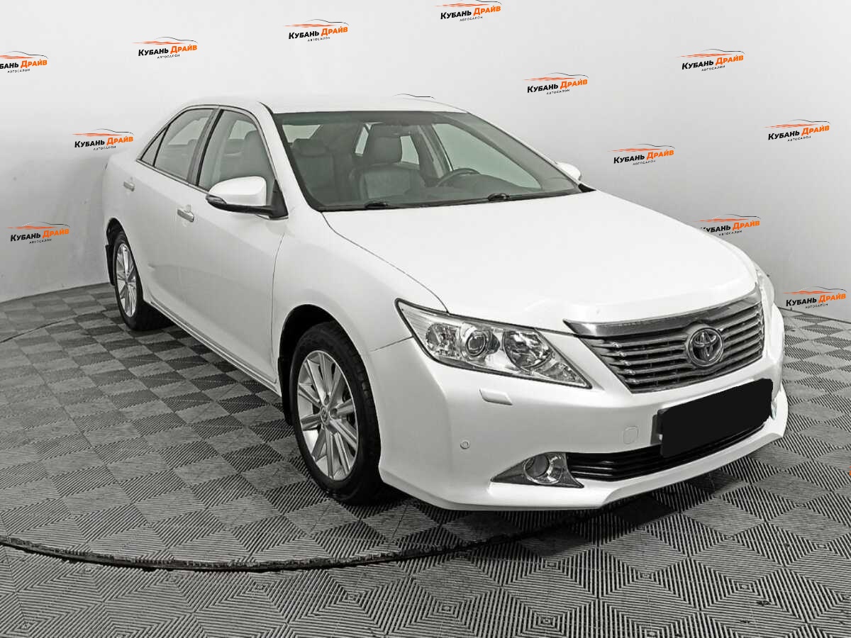 Toyota Camry 2014 года с пробегом. Фото: #2