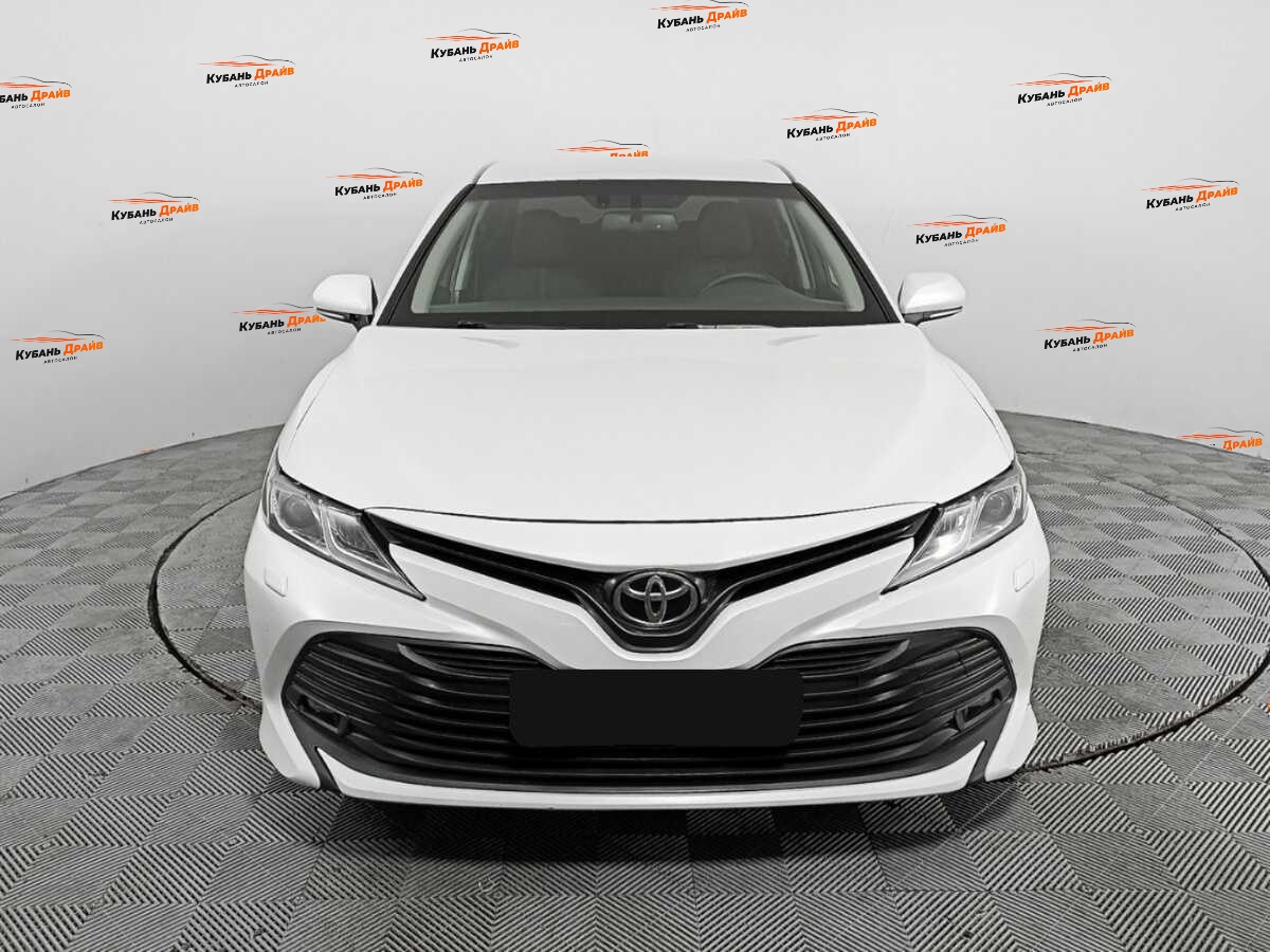 Toyota Camry 2019 года с пробегом. Фото: #1