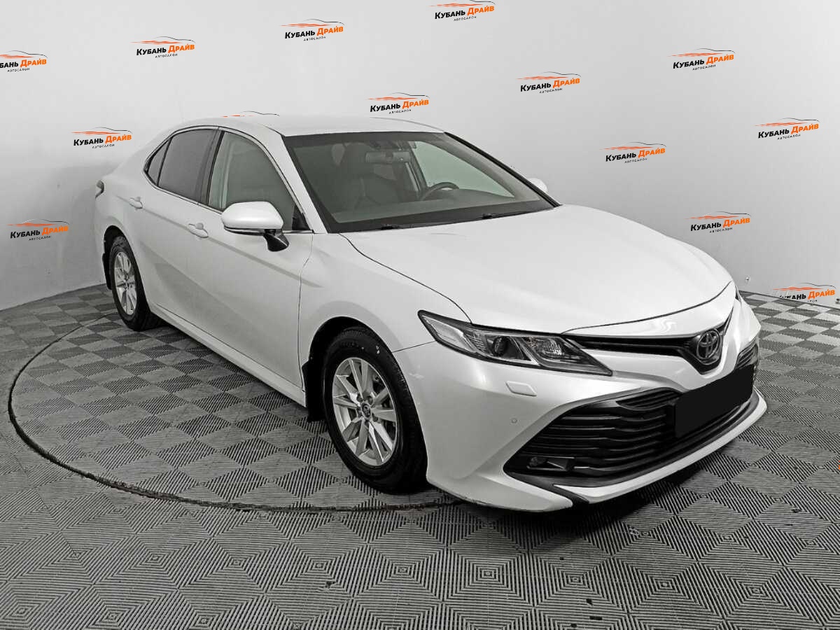 Toyota Camry 2019 года с пробегом. Фото: #2