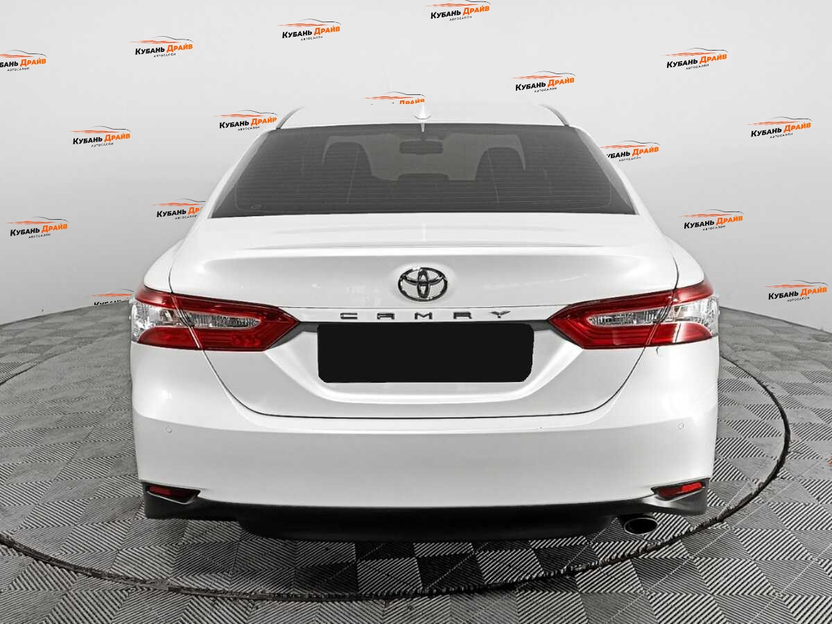 Toyota Camry 2019 года с пробегом. Фото: #4