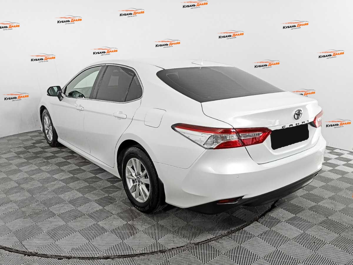Toyota Camry 2019 года с пробегом. Фото: #5