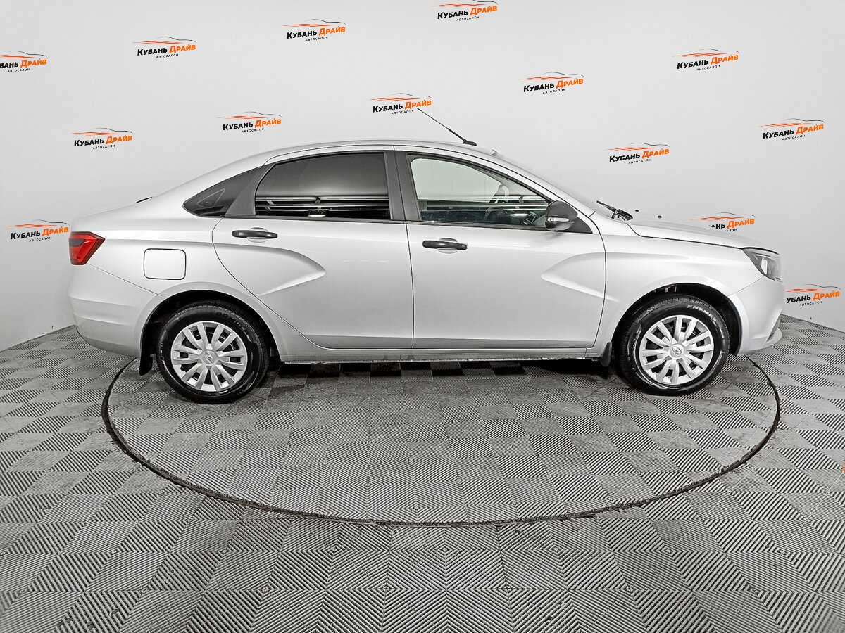 Lada (ВАЗ) Vesta 2018 года с пробегом. Фото: #3