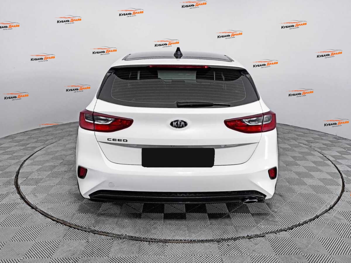 Kia Ceed 2018 года с пробегом. Фото: #5