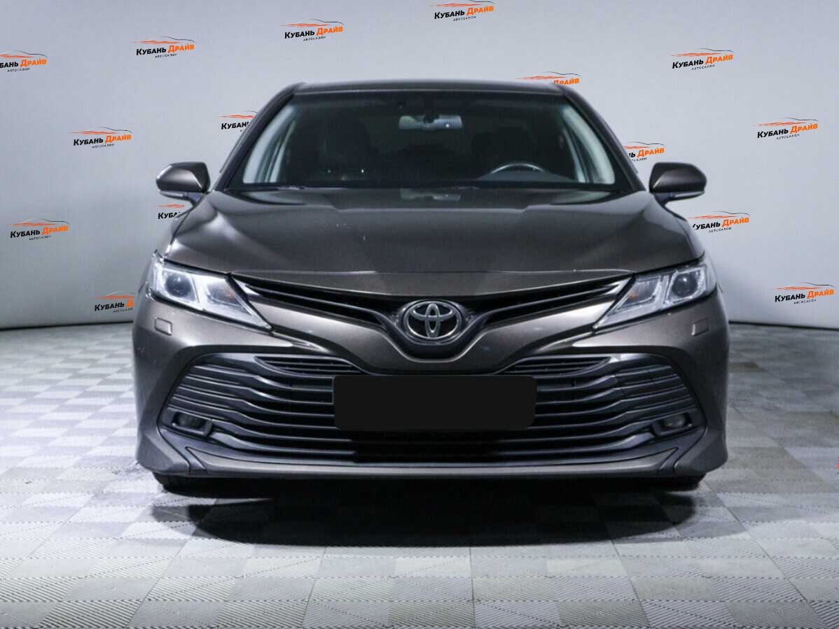 Toyota Camry 2020 года с пробегом. Фото: #1