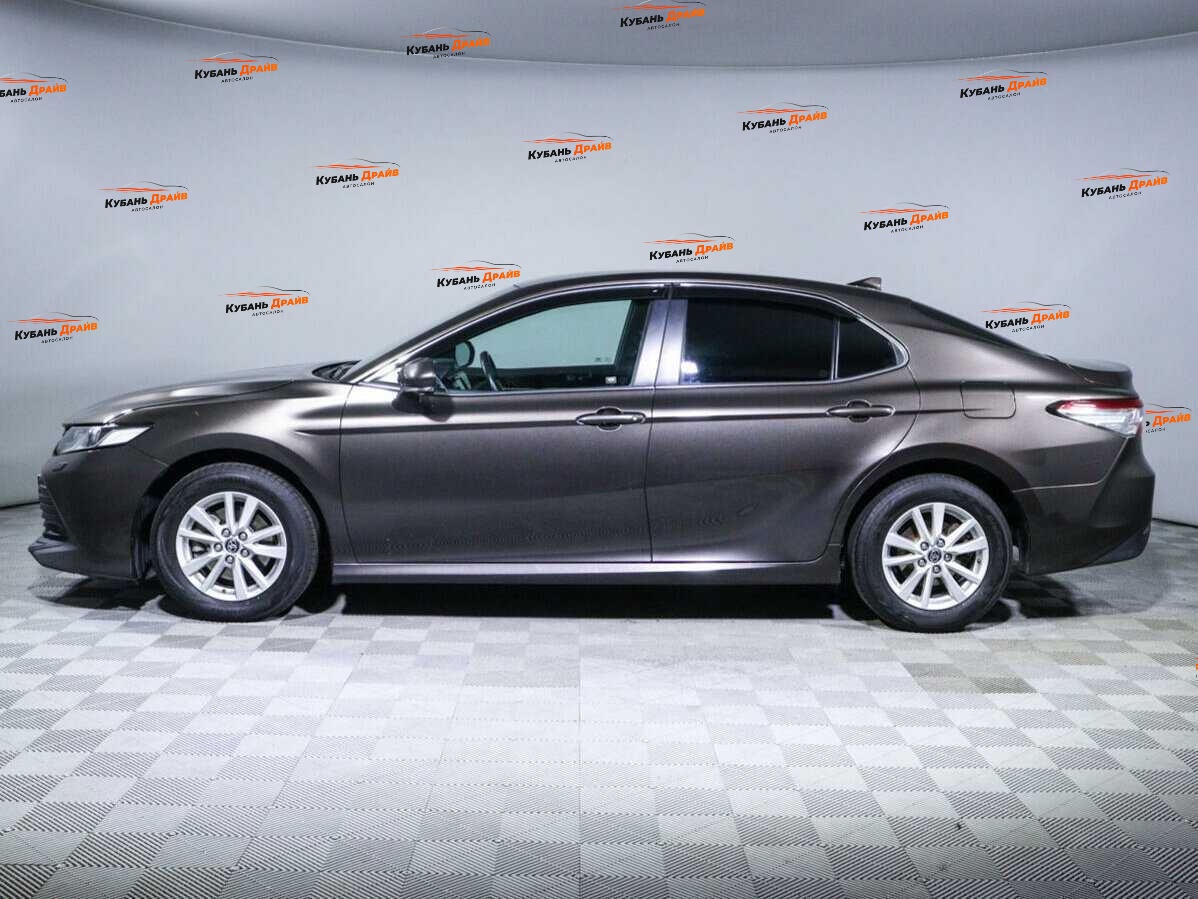 Toyota Camry 2020 года с пробегом. Фото: #7